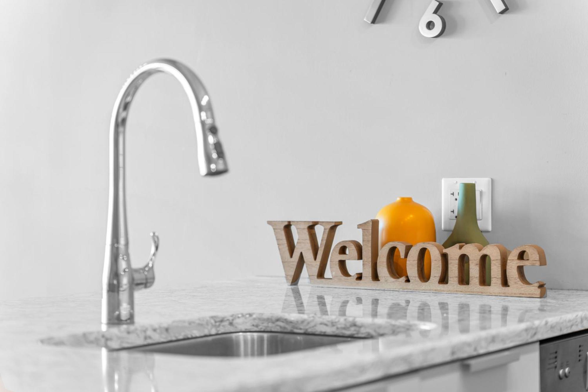 Water Views, 40Th Floor Sub-Penthouse! Entire Condo In The Heart Of Vancouver City Centre Kültér fotó